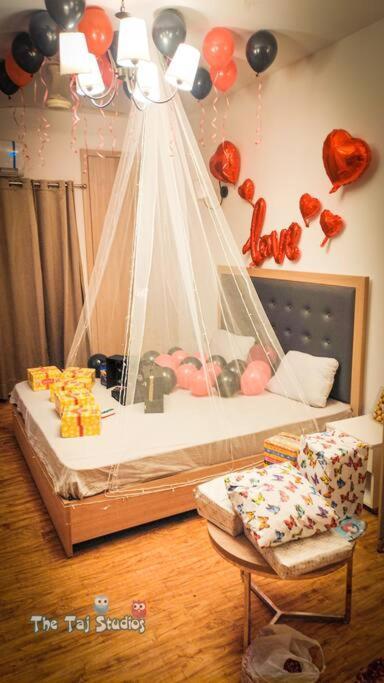 Top Luxury & Couple Friendly Stay Gp By Taj Suites & Studios #New Year Party & Stay Noida Exterior photo