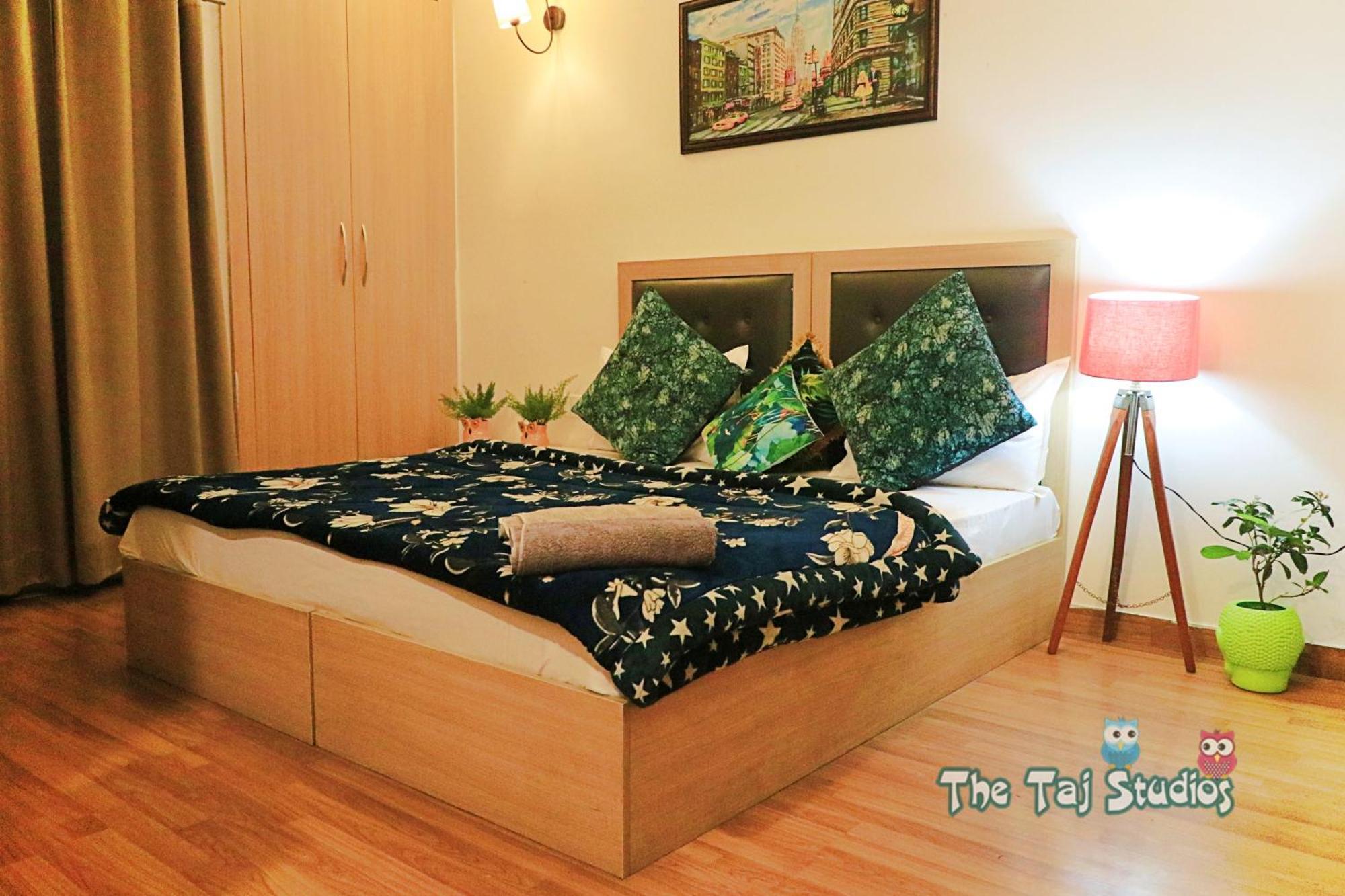Top Luxury & Couple Friendly Stay Gp By Taj Suites & Studios #New Year Party & Stay Noida Exterior photo